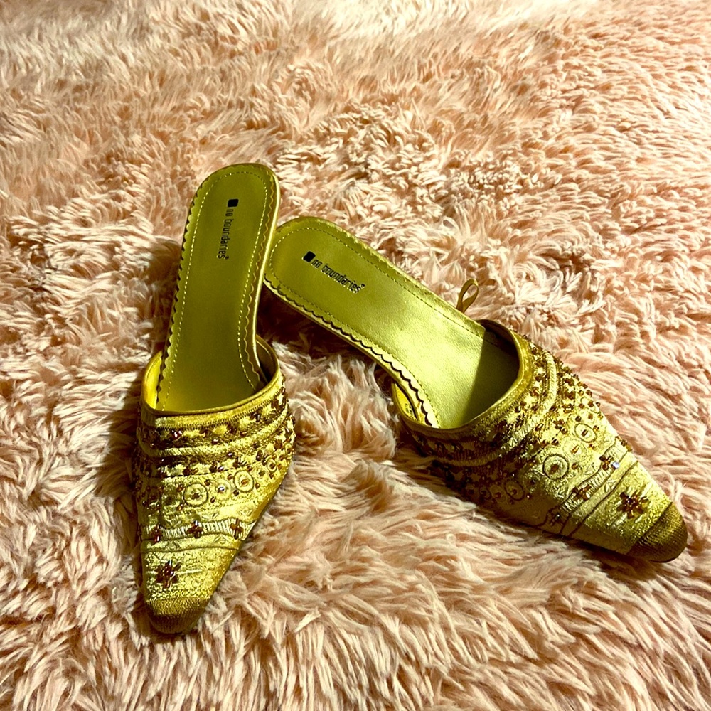 Ladies simple sandals